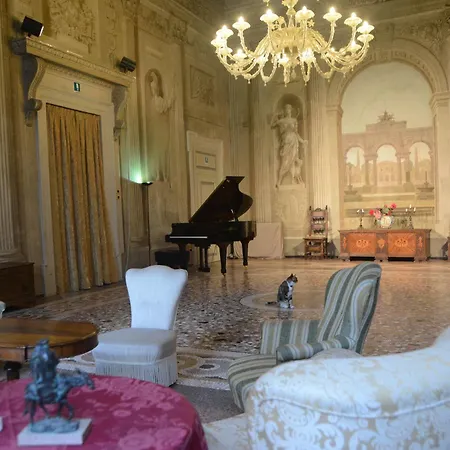 B&B Palazzo Camozzini 3*
