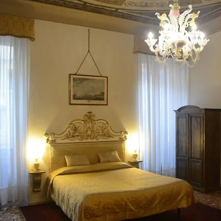 Frühstückspension B&B Palazzo Camozzini 3*